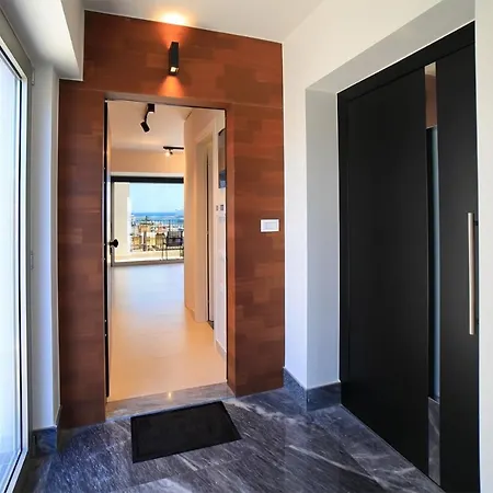 Harbour Penthouse *